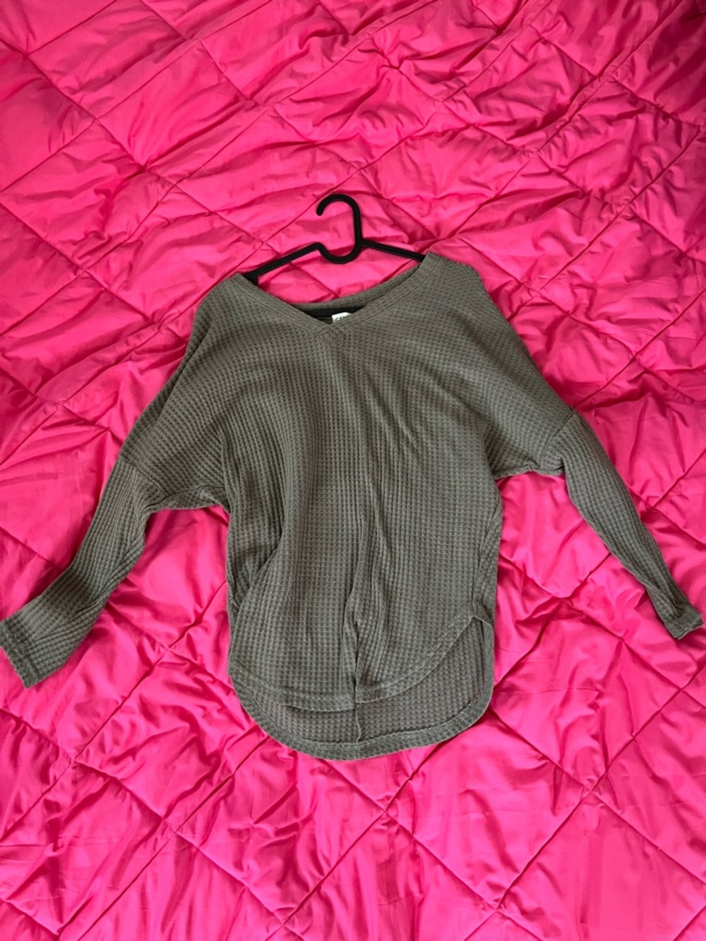 iGenJun Waffle Knit V‑Neck Sweater - Women